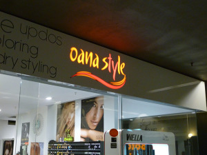 pazie-bond-litere-plexi-colorat