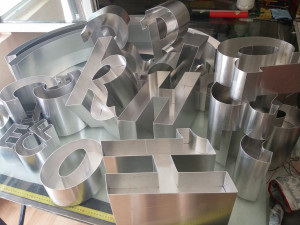 litere volumetrice 3D