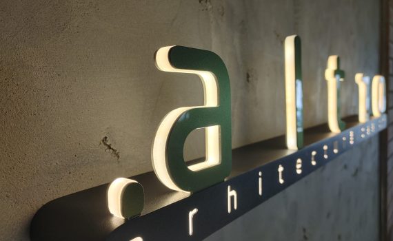 Altro Arhitectura Design- litere 3D iluminate in cant cu sustinere in baza (3)