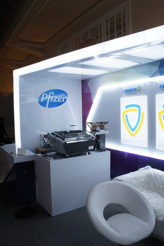Stand expozitional si de conferinte Pfizer- Alucobond (4)